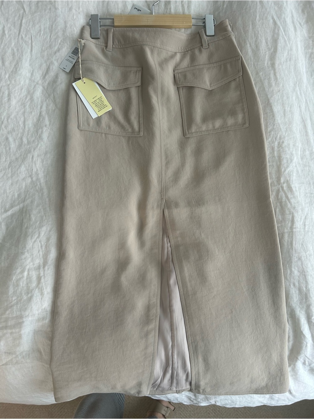 Wilfred Neutral Beige Midi Skirt with Front Patch Pockets